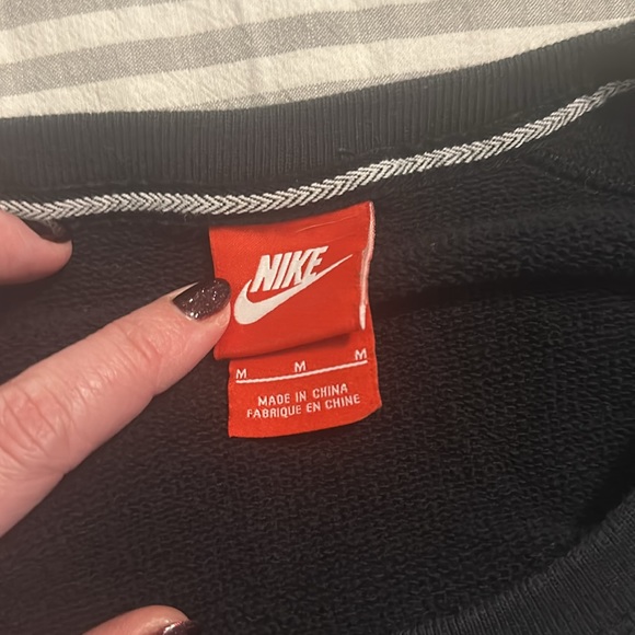 Nike black with silver sequin logo pullover sweatshirt size medium! - Picture 3 of 5